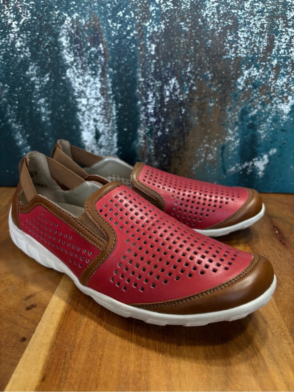 Remonte Colorblock Liv 21 Red Perforated Leather Loafers Size 8 VGUC